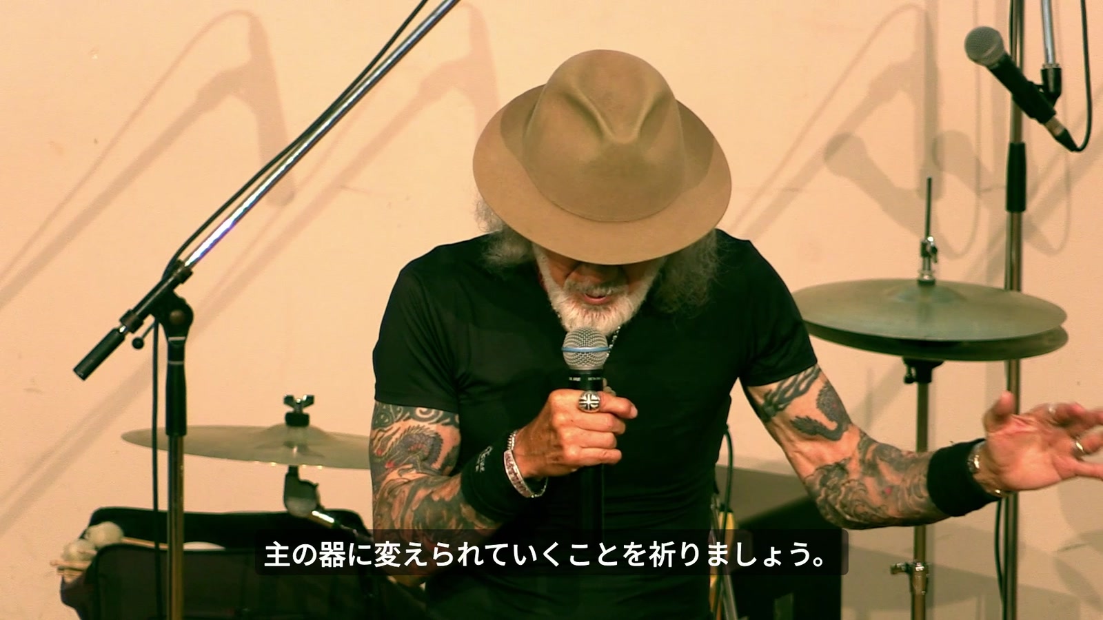 祝福と派遣の祈りをささげるBlessing Time In Osakaの終盤