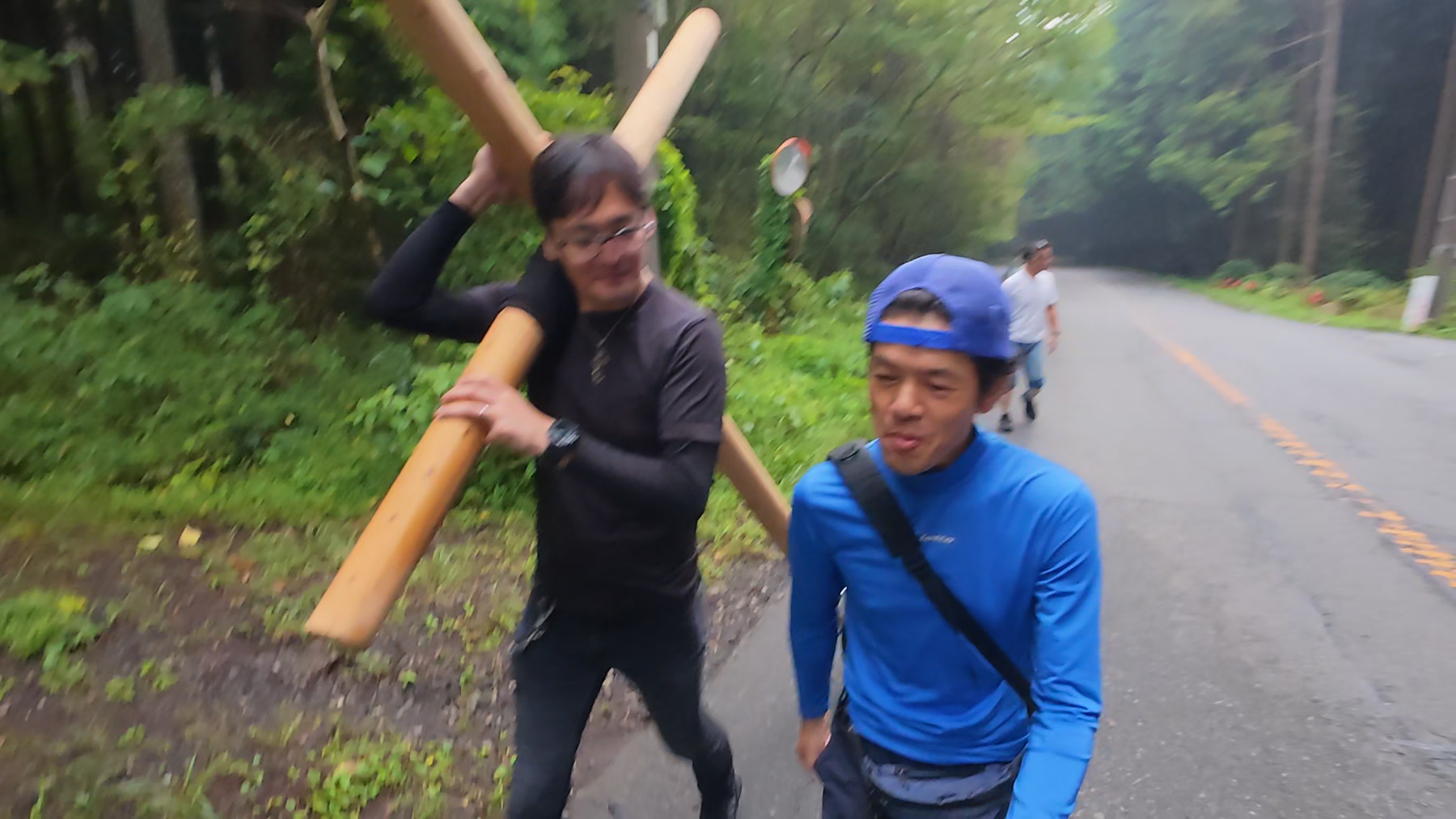 DAY03｜9月26日。前日再会した青い服の男性が、約束どおり歩くために合流。