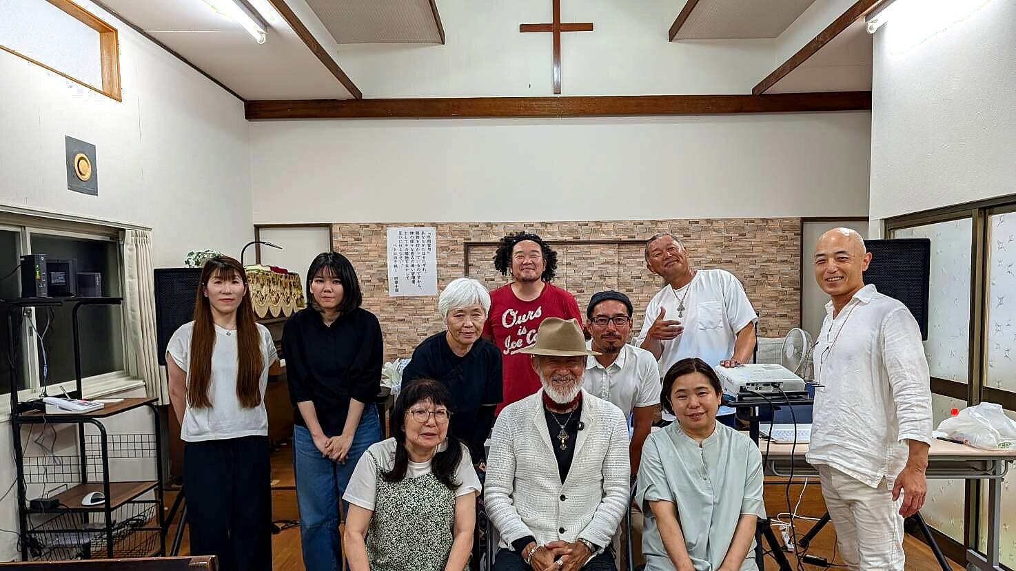 五島キリスト教会での講演会後に撮影した集合写真