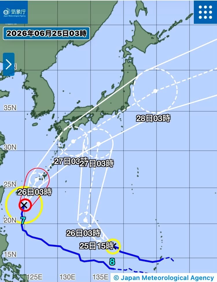 2026年6月25日の気象庁台風進路図。台風7号と8号が日本列島の南にある
